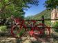 Chambres d'h&ocirc;tes &agrave; Pila Canale, le grand Valinco, en Corse du Sud, labellis&eacute; G&icirc;tes de France : d&eacute;tail d&eacute;co dans le jardin