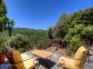 Chambres d'h&ocirc;tes &agrave; Vallecalle, Grand Bastia, Haute-Corse, labellis&eacute;es G&icirc;tes de France : terrasse du niveau -3 avec le terrain de p&eacute;tanque en contrebas