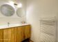 Chambres d'h&ocirc;tes &agrave; Manso, Balagne, Haute-Corse, labellis&eacute;es G&icirc;tes de France : la salle d'eau/WC  de la chambre double avec canap&eacute;