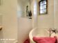 Maison d'h&ocirc;tes &agrave; Brando, Grand Bastia, Haute-Corse, labellis&eacute;e G&icirc;tes de France Corse : la salle de bain attenante &agrave; la chambre Capraia