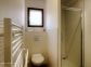 Chambres d'h&ocirc;tes &agrave; Manso, Balagne, Haute-Corse, labellis&eacute;es G&icirc;tes de France : la salle d'eau/WC  de la chambre double avec canap&eacute;
