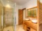 Chambres d'h&ocirc;tes &agrave; Sarrola Carcopino, Le Grand Ajaccio, Corse du Sud, labellis&eacute; G&icirc;tes de France : la salle d'eau de la chambre 1