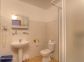 chambres d'h&ocirc;tes &agrave; Ucciani en Corse du Sud, labellis&eacute;es G&icirc;tes de France : la salle d'eau de la chambre arbousier
