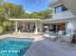 Chambre d'h&ocirc;tes &agrave; Sainte-Lucie de Porto-Vecchio, le Sud Corse :la piscine et la b&acirc;tisse