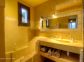 Maison d'h&ocirc;tes &agrave; Alando, Centre-Corse, Haute-Corse, labellis&eacute; G&icirc;tes de France : la salle de bain de la chambre Soleil