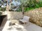 Chambres d'h&ocirc;tes &agrave; Monticello, Balagne, Haute-Corse, labellis&eacute; Gites de France : la terrasse &agrave; l'entr&eacute;e de la chambre Turchinu