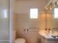 chambres d'h&ocirc;tes &agrave; Ucciani en Corse du Sud, labellis&eacute;es G&icirc;tes de France : la salle d'eau de la chambre olivier