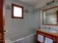 
Maison d'h&ocirc;tes &agrave; Favalello di Bozio, Centre Corse, Haute-Corse, labellis&eacute; G&icirc;tes de France : la salle de bain/wc de la chambre Rose