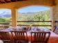 Chambres d'h&ocirc;tes, Poggio Marinaccio, Centre-Corse, Haute-Corse, labellis&eacute; Gites de France : la terrasse o&ugrave; est servi le petit-d&eacute;jeuner, avec vue sur le San Pedrone