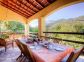 Chambres d'h&ocirc;tes, Poggio Marinaccio, Centre-Corse, Haute-Corse, labellis&eacute; Gites de France : la terrasse o&ugrave; est servi le petit-d&eacute;jeuner, avec vue sur le San Pedrone