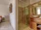 Chambres d'h&ocirc;tes &agrave; Sarrola Carcopino, Le Grand Ajaccio, Corse du Sud, labellis&eacute; G&icirc;tes de France : la salle d'eau de la chambre4